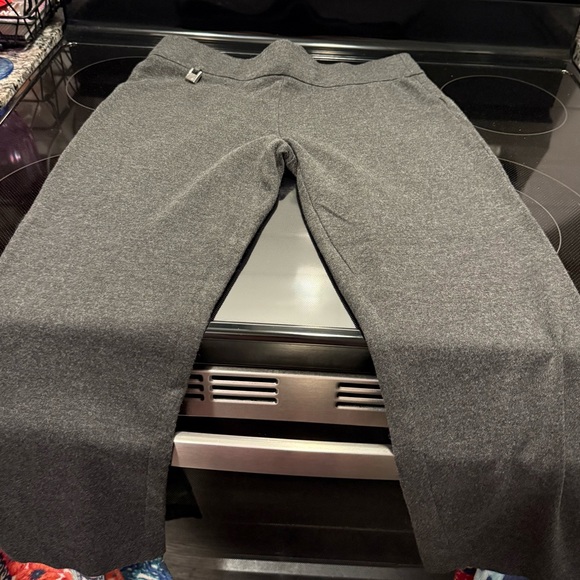 Zoe & Phoebe Pants - Gray Capri Pants for Effortless Style